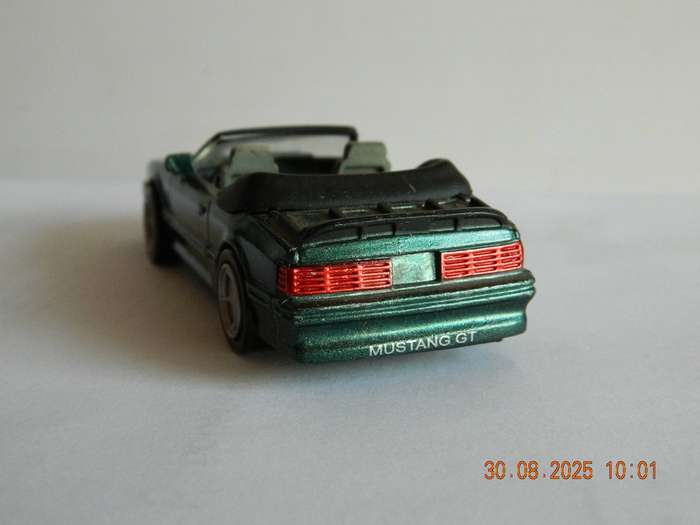 NEWRAY TOYS   -  -  MUSTANG GT CONVERTABLE
