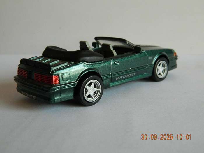 NEWRAY TOYS   -  -  MUSTANG GT CONVERTABLE