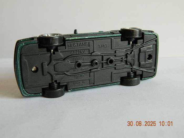 NEWRAY TOYS   -  -  MUSTANG GT CONVERTABLE