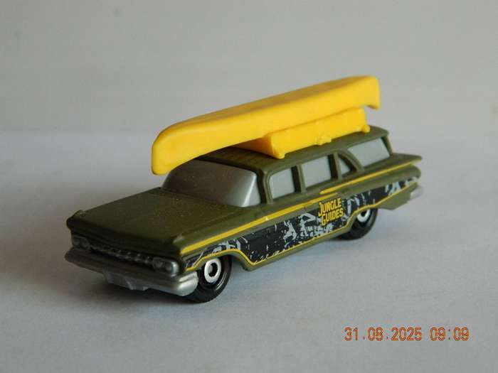 MATCHBOX    -  MB 1035  -   1959 CHEVY WAGON