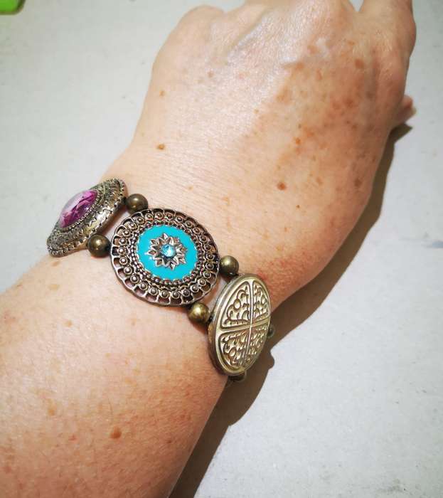 Vintage Metal Bracelet with different colours