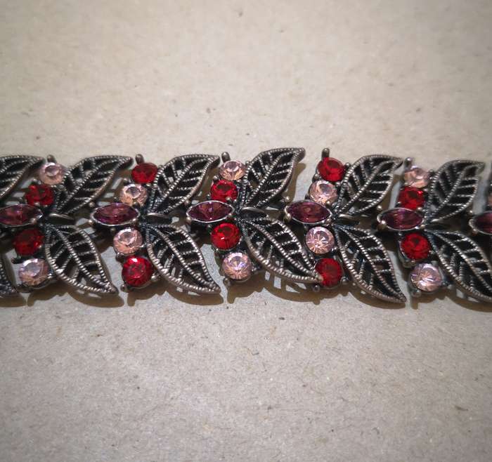 Vintage Metal Bracelet in pink and red tones