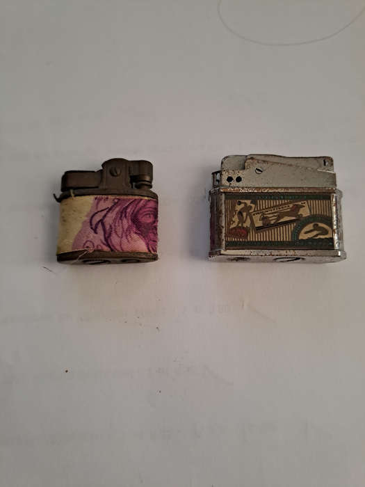 Pair of small vintage lighters for spares or repairs