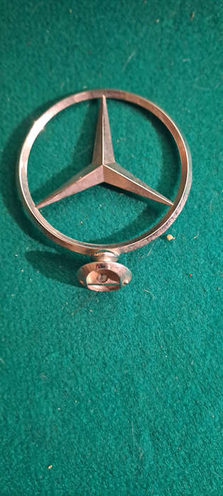 MERCEDEZ BENZ BONNET STAR/BADGE/HOOD ORNAMET