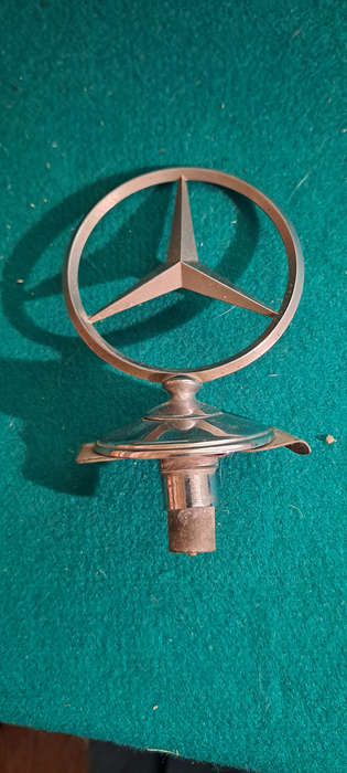 MERCEDEZ BENZ BONNET STAR/BADGE/HOOD ORNAMET