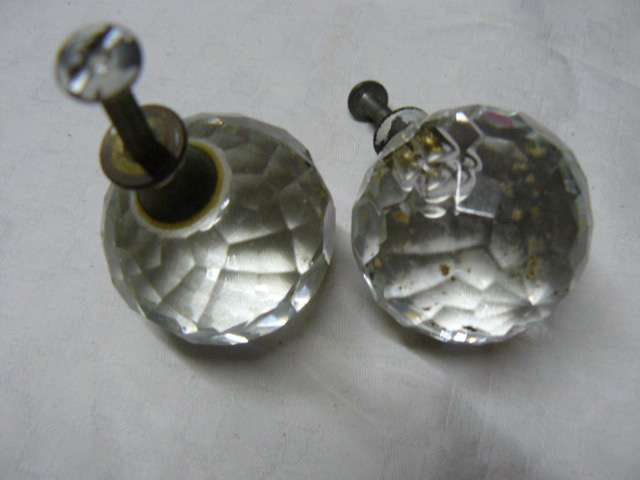 CRYSTAL ROUND DOOR OR DRAWER HANDLES X 3