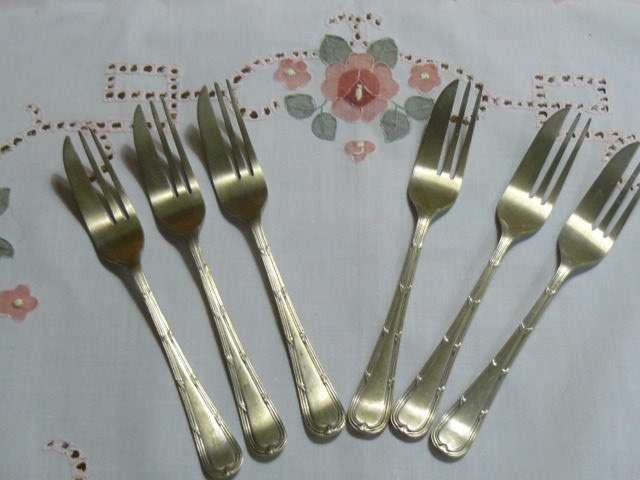 EPNS SMALL CAKE FORKS