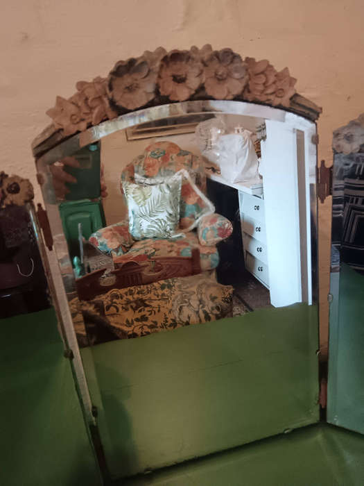 Vintage Trifold Mirror with Flower Detail