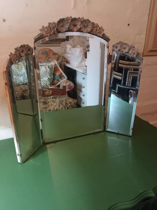 Vintage Trifold Mirror with Flower Detail