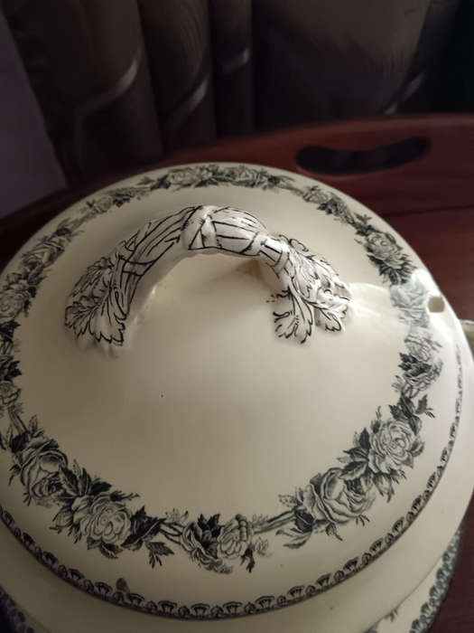 Spode Royal Jasmin Soup Taureen with Underplate