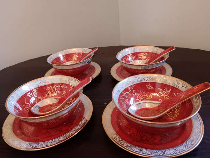 Set of 4 Chinese Bowls with Spoon &  Plate