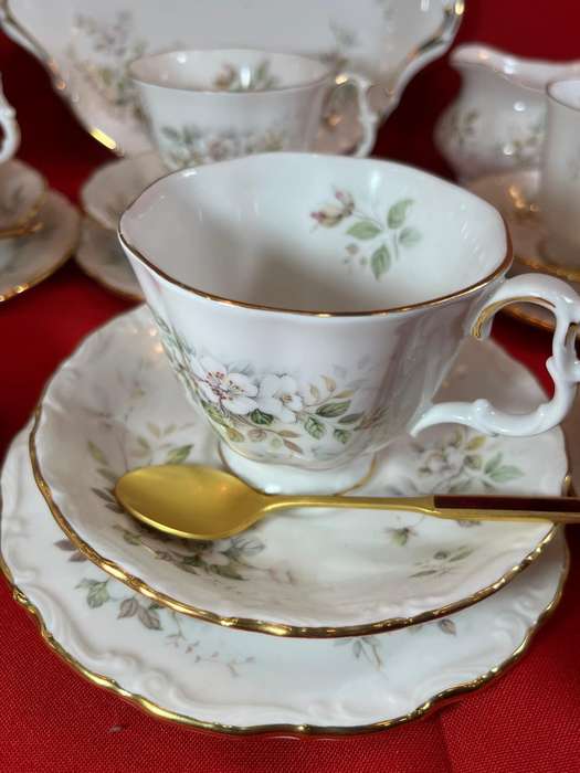 Royal Albert Haworth 21 pc Teaset plus 6 Goldplated Teaspoons