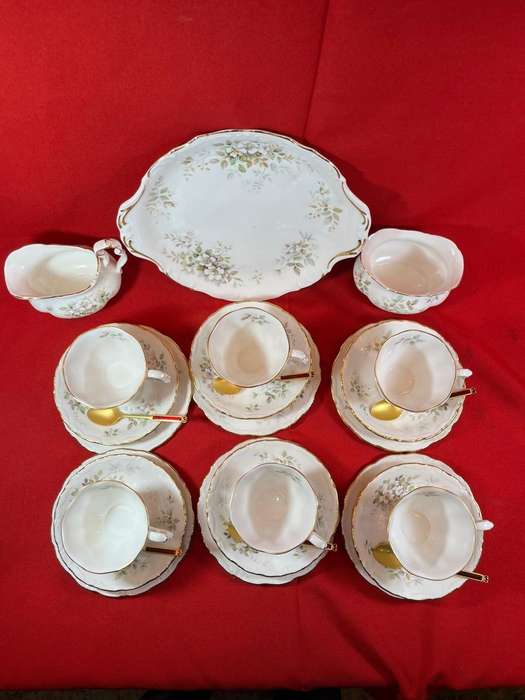 Royal Albert Haworth 21 pc Teaset plus 6 Goldplated Teaspoons
