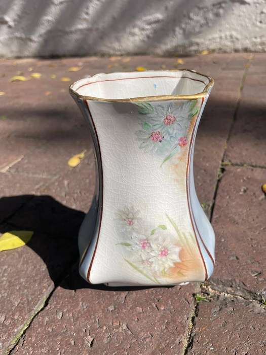 Beautiful Porcelain Jug/ Basin / Bucket , Bo and Vase in good condition