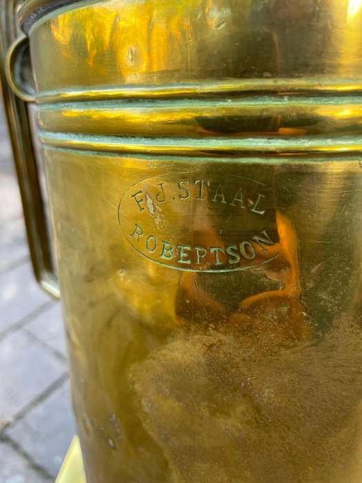 Kaapse Koffie Konfoor en Tessie. FJ Staal , Robertson