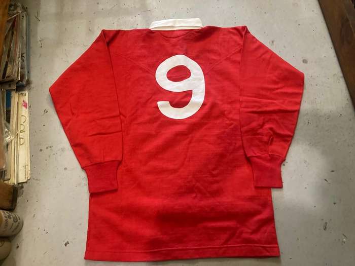 Rugby: Rare Llanelli Jersey no 9 ( 70's)