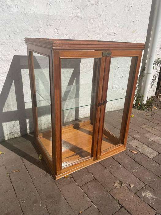 Oak Shop Display Cabinet (80 c 60 x 47cm )