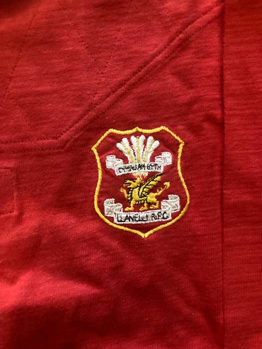 Rugby: Rare Llanelli Jersey no 9 ( 70's)