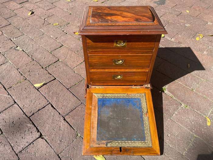 Beautiful Flame Mahogany Traveling Desk ( 40 x 32 x 20 cm )