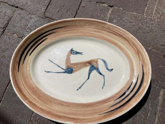 Clarice Cliff: John Armstrong for Clarice Cliff Bizarre. Chaldean Oval Platter ( 36,5 x 28,5)