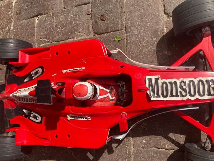 Large F1 Model Car  ( 75cm )