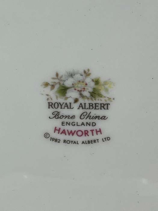 Royal Albert Haworth 21 pc Teaset plus 6 Goldplated Teaspoons
