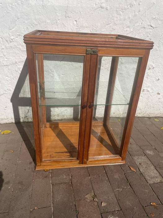 Oak Shop Display Cabinet (80 c 60 x 47cm )
