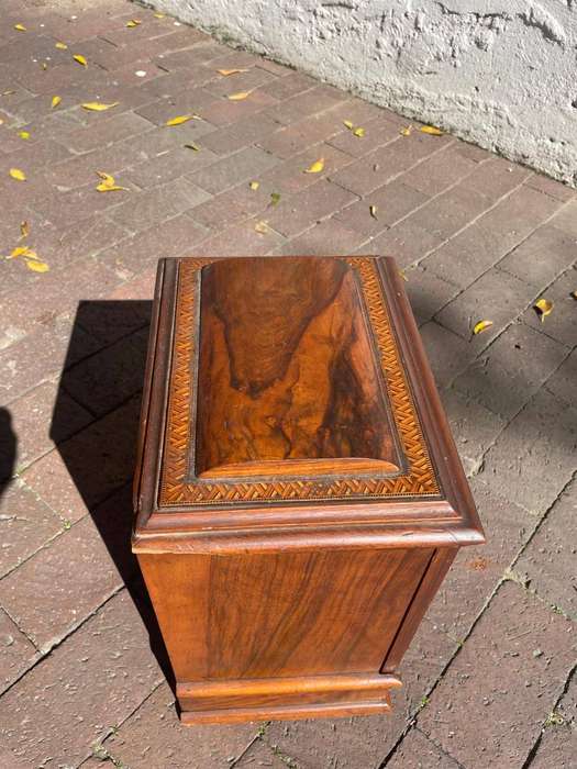 Beautiful Flame Mahogany Traveling Desk ( 40 x 32 x 20 cm )
