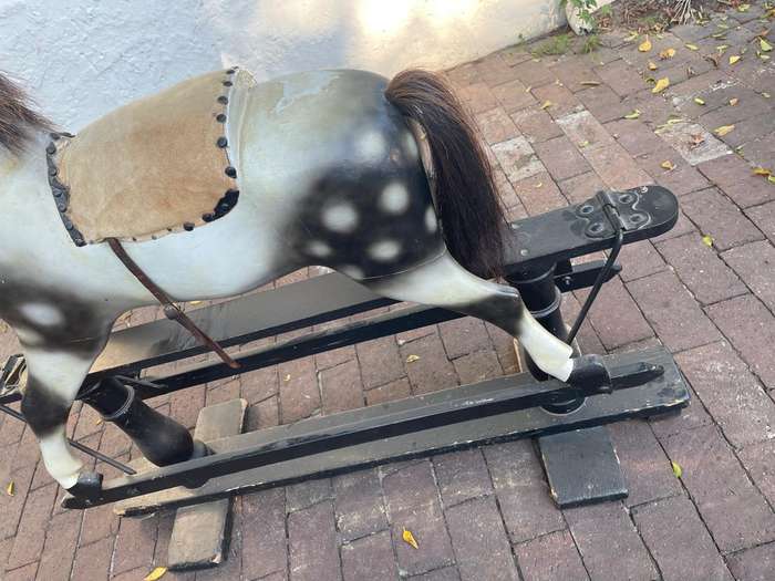 Rare Victorian Rocking Horse ( 124 x 35 x 116 )