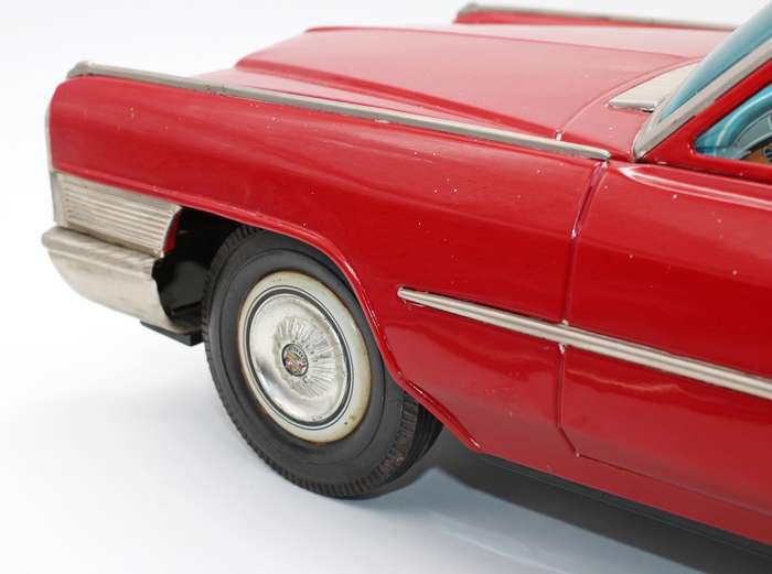Huge Japanese Nomura 1965 Tinplate Cadillac in good condition ( 64 cm )