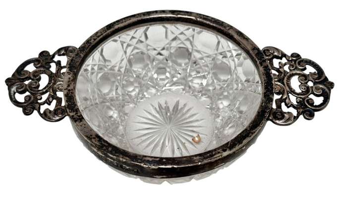 Silver Rimmed Cutglass Bowl ( 7 x 7 c 3cm )