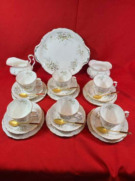 Royal Albert Haworth 21 pc Teaset plus 6 Goldplated Teaspoons