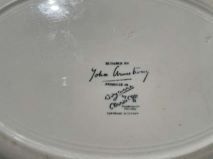 Clarice Cliff: John Armstrong for Clarice Cliff Bizarre. Chaldean Oval Platter ( 36,5 x 28,5)
