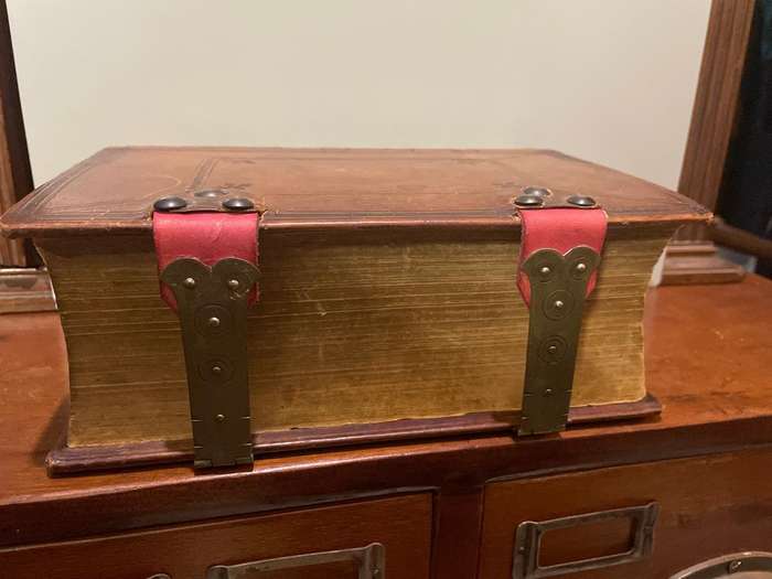 Beautiful Bijbel: Staten Generaal circa 1870, ( 23 x 15x 9cm )