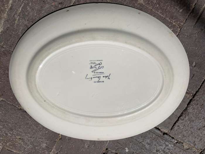 Clarice Cliff: John Armstrong for Clarice Cliff Bizarre. Chaldean Oval Platter ( 36,5 x 28,5)
