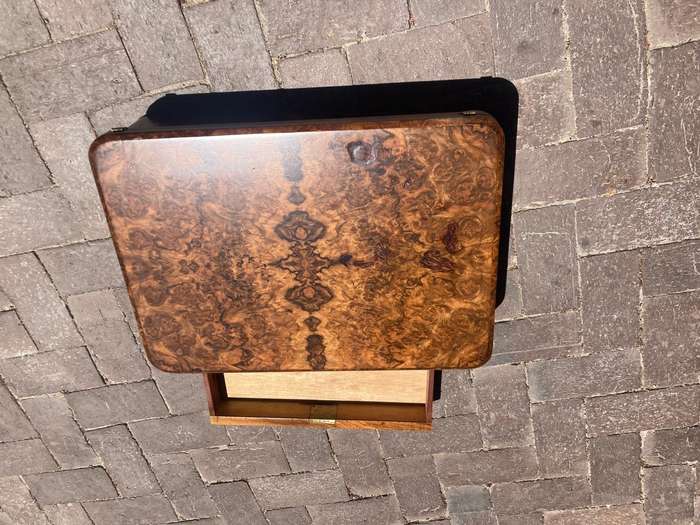 Beautiful Burr Walnut Tabletop Card Table ( 82/41 x 56 x 14 cm)