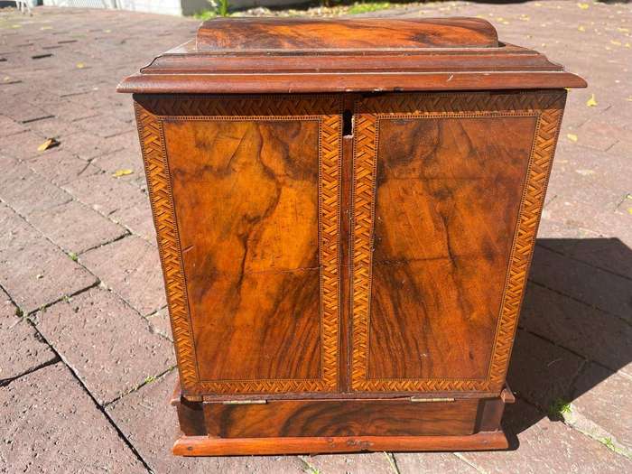Beautiful Flame Mahogany Traveling Desk ( 40 x 32 x 20 cm )