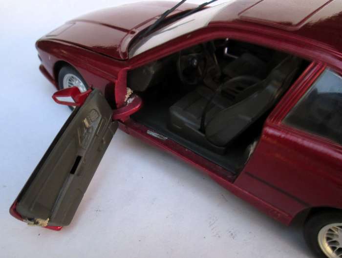MAISTO SCALE 1/18 MERCEDES-BENZ AND BMW 850i