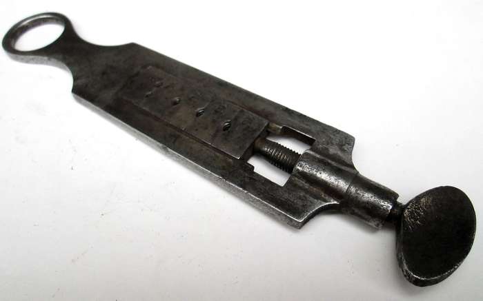 TREAD CUTTER