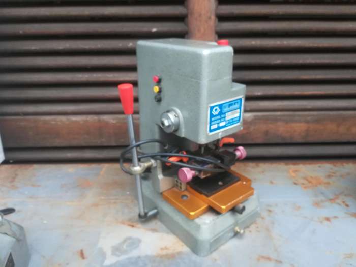 KEY CUTTING MACHINES