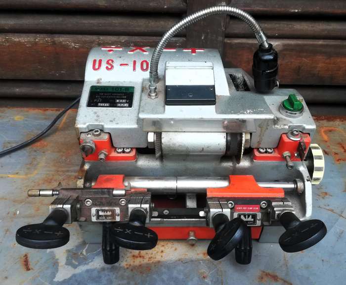 KEY CUTTING MACHINES