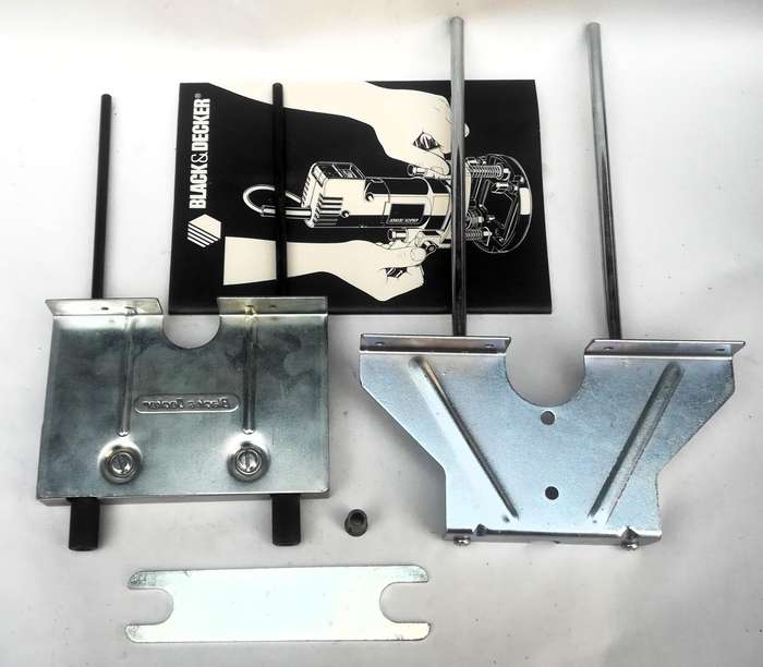 BLACK & DECKER WOODWORKING ROUTER
