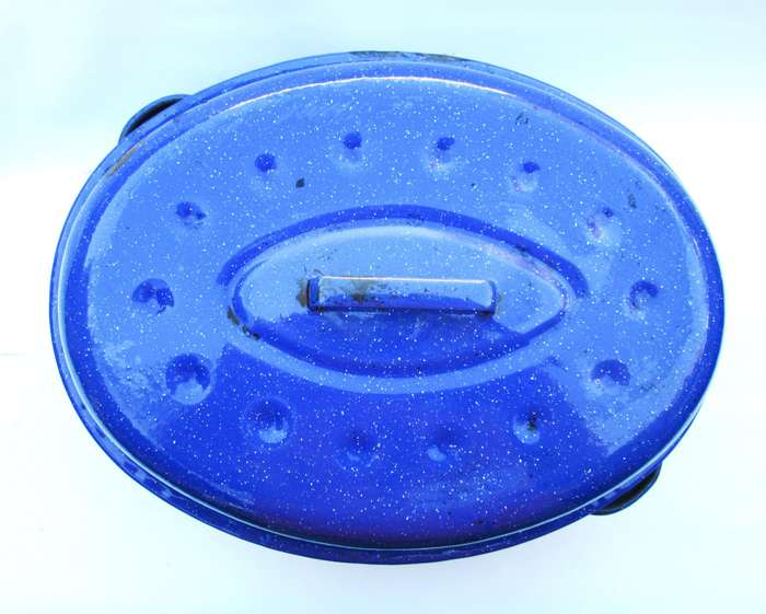 BLUE ENAMEL BRAAIBAK