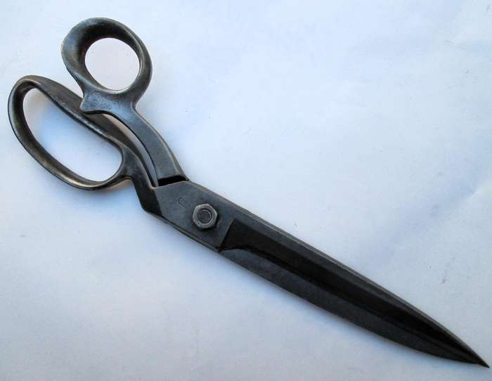LARGE VINTAGE TAILORING SCISSORS