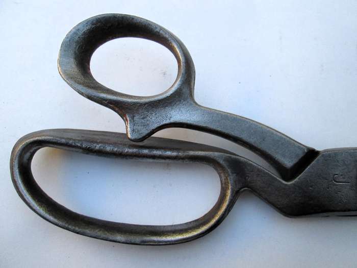 LARGE VINTAGE TAILORING SCISSORS