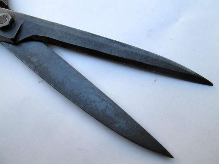 LARGE VINTAGE TAILORING SCISSORS