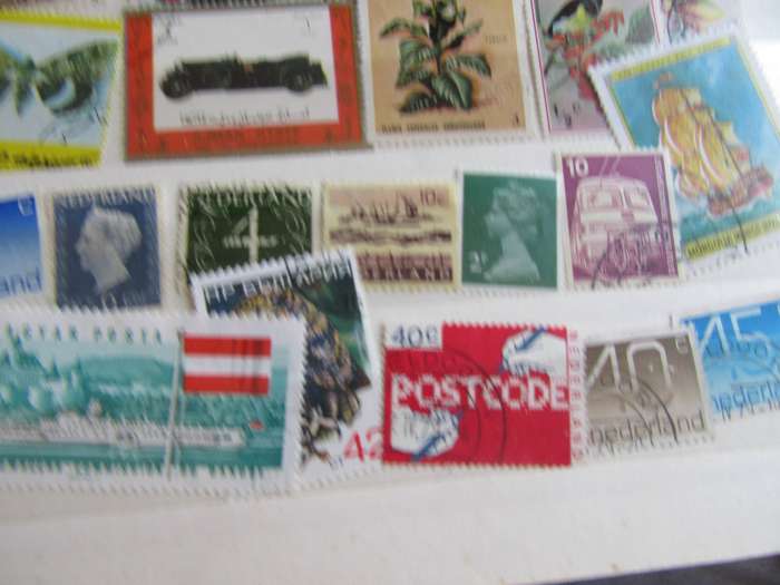 50 WORLD STAMPS - BID PERSTAMP - WS13
