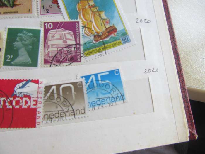 50 WORLD STAMPS - BID PERSTAMP - WS13