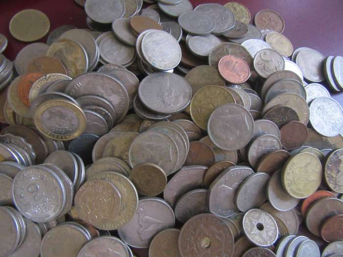 GOOD START FOR THE BEGINNER -400WORL,D COINS INCL. RSA COINS BID PER COIN - LOT11