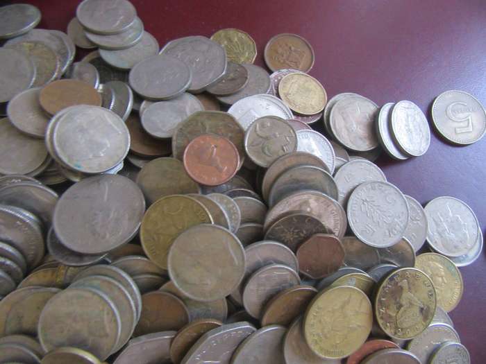 GOOD START FOR THE BEGINNER -400WORL,D COINS INCL. RSA COINS BID PER COIN - LOT11